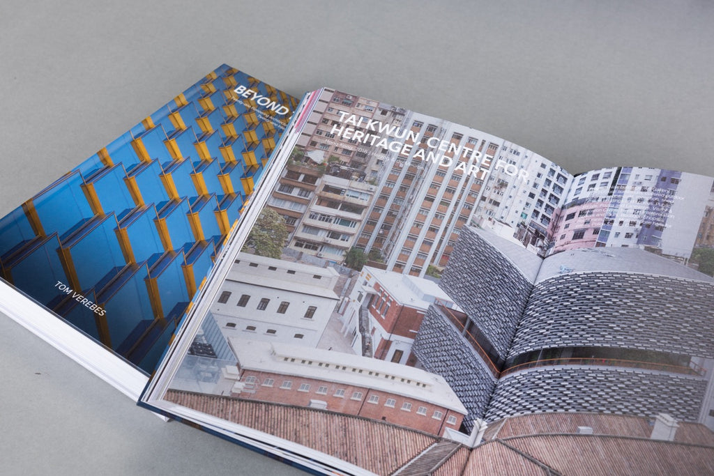BEYOND THE ENVELOPE: Twenty-one Pioneering Architectural Projects from the Early Twenty-first Century Twenty-one Interviews with Their Architects