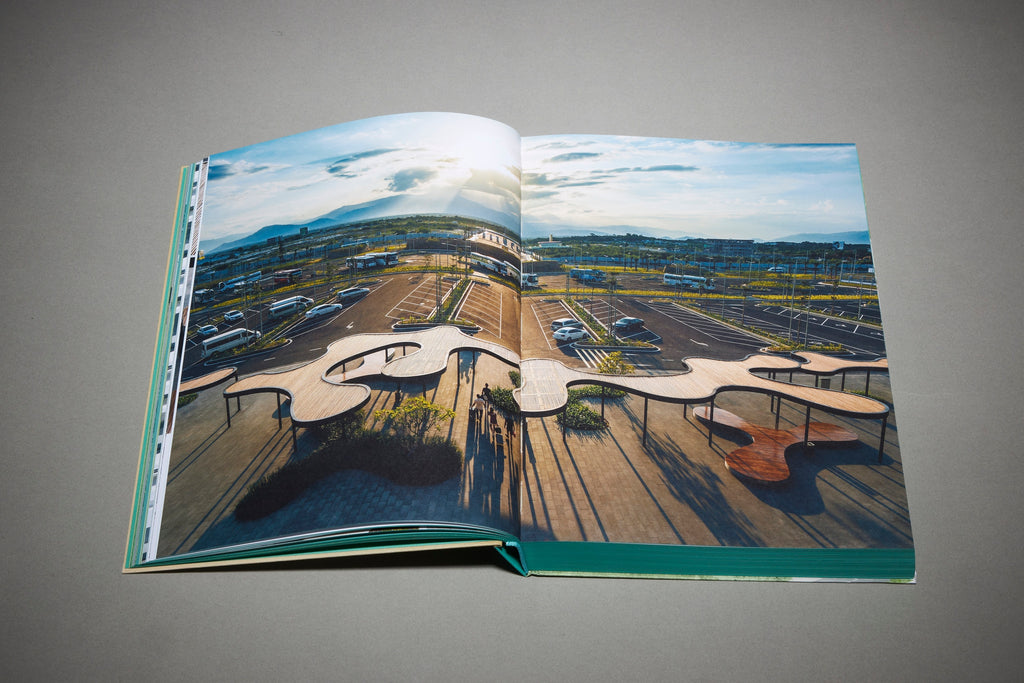 <strong>LJ-GROUP</strong> <br> From bushes to cityscapes through mud and water - Oscar Riera Ojeda Publishers