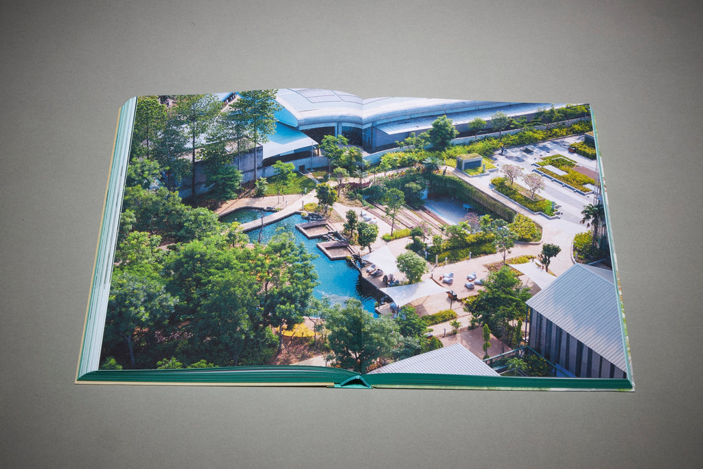 <strong>LJ-GROUP</strong> <br> From bushes to cityscapes through mud and water - Oscar Riera Ojeda Publishers